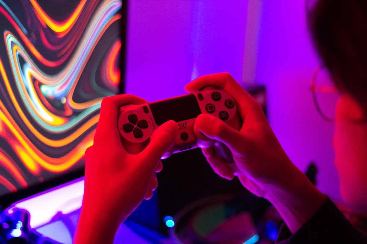 Nerd e Games: Uma representação da cultura gamer com elementos de RPG, tecnologia e comunidades nerds